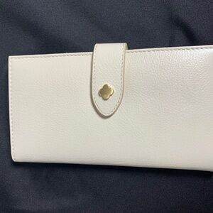 Ivory cream colored leather Antonio Melani wallet NWT